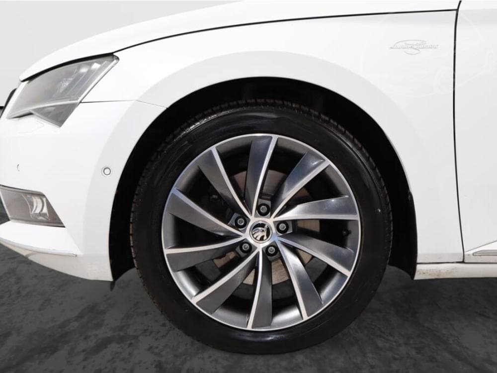 2019 Škoda SUPERB - 12