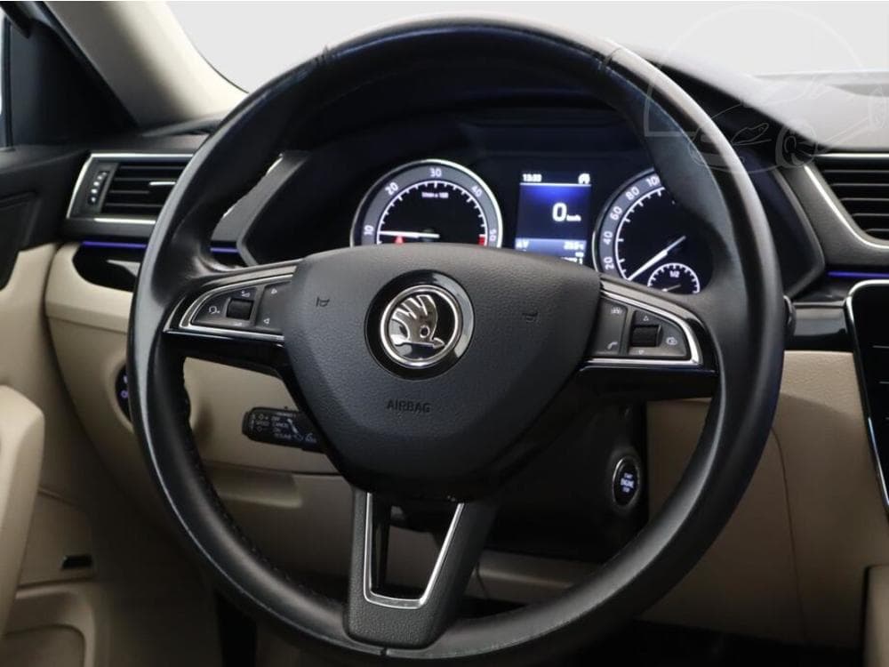 2019 Škoda SUPERB - 13