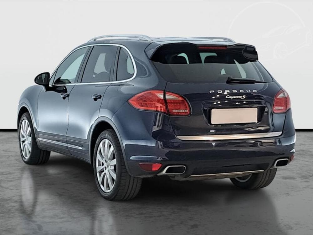 2011 Porsche CAYENNE - 4