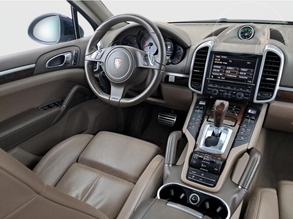 2011 Porsche CAYENNE - 7