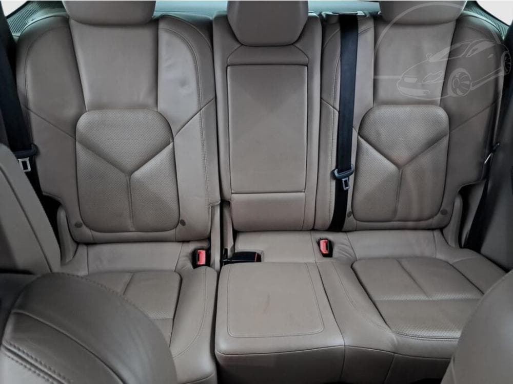 2011 Porsche CAYENNE - 10