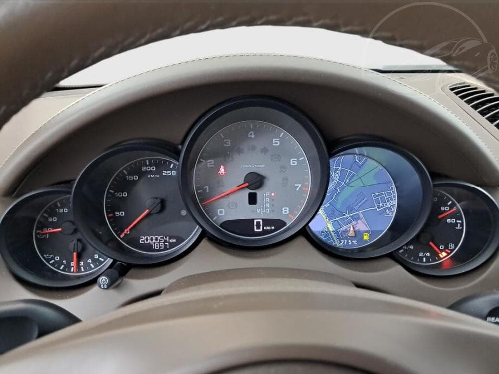 2011 Porsche CAYENNE - 11