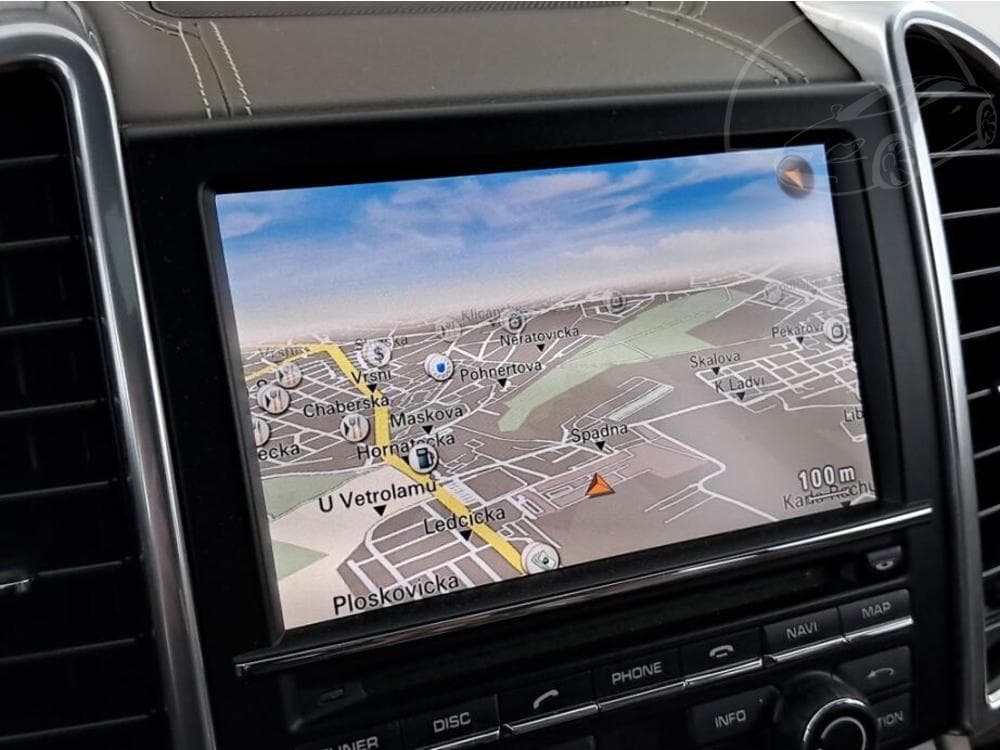 2011 Porsche CAYENNE - 13