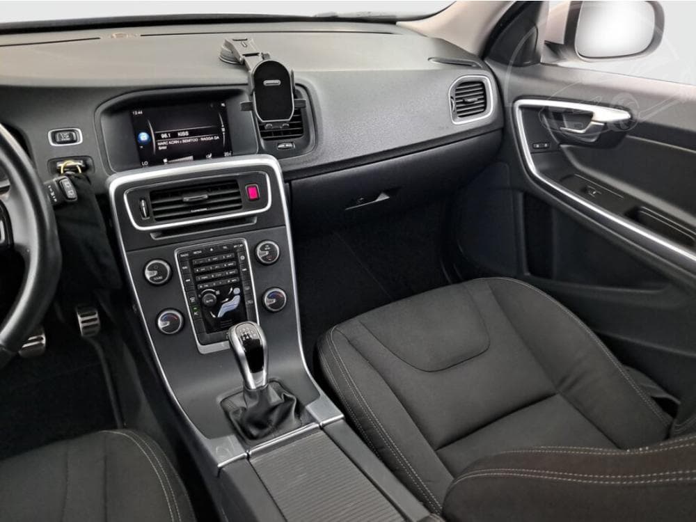 2017 Volvo V60 - 8