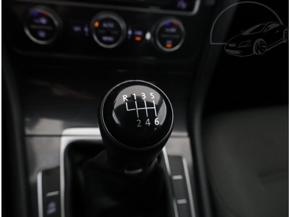 2018 Volkswagen GOLF - 14