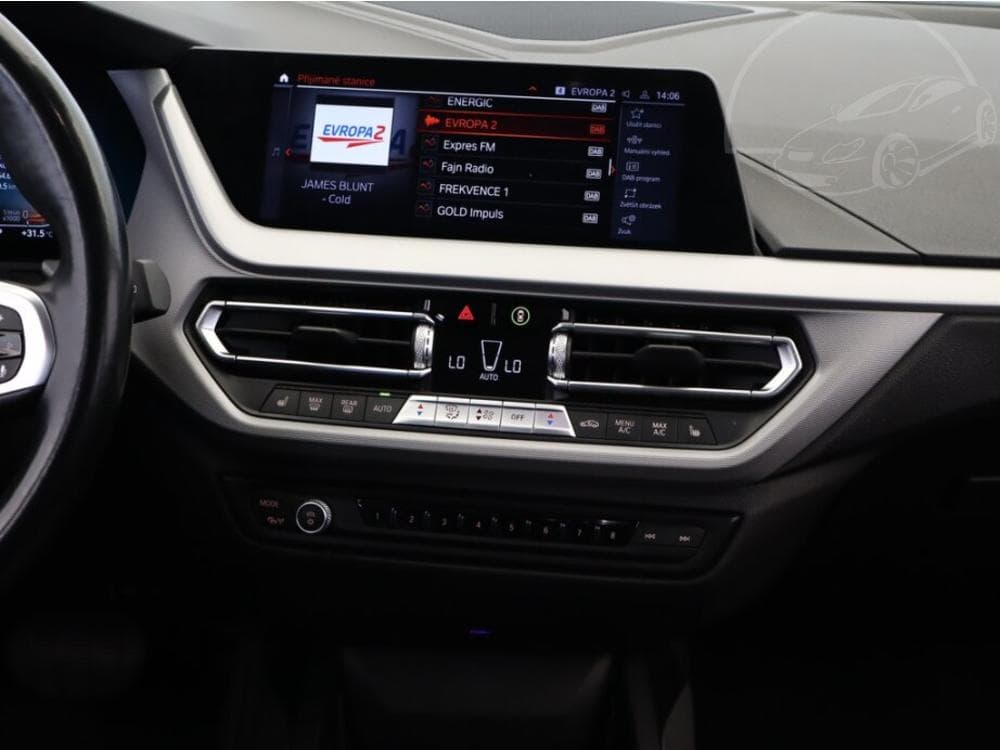 2022 BMW 1-SERIES - 10