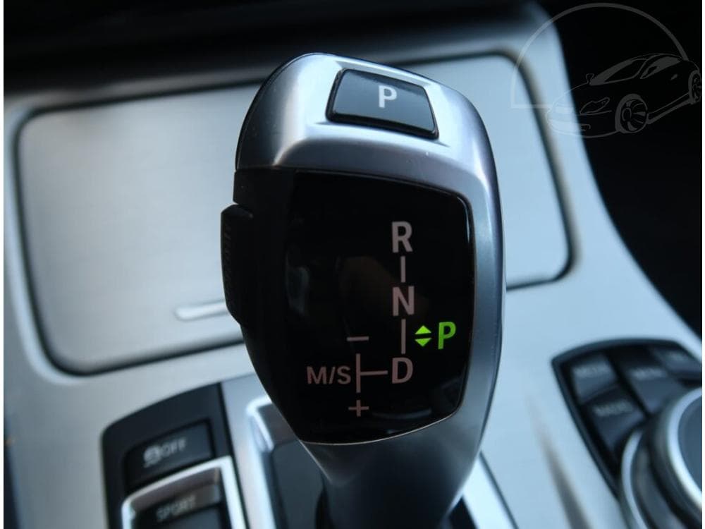 2016 BMW 5-SERIES - 12