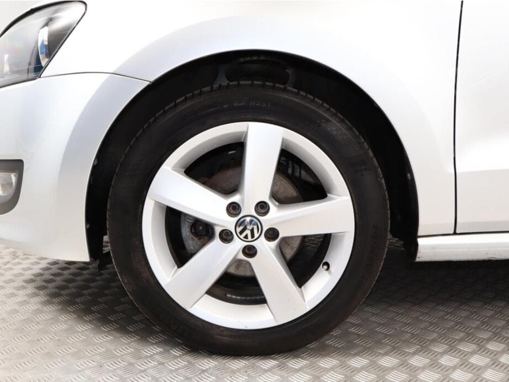 2013 Volkswagen POLO - 11