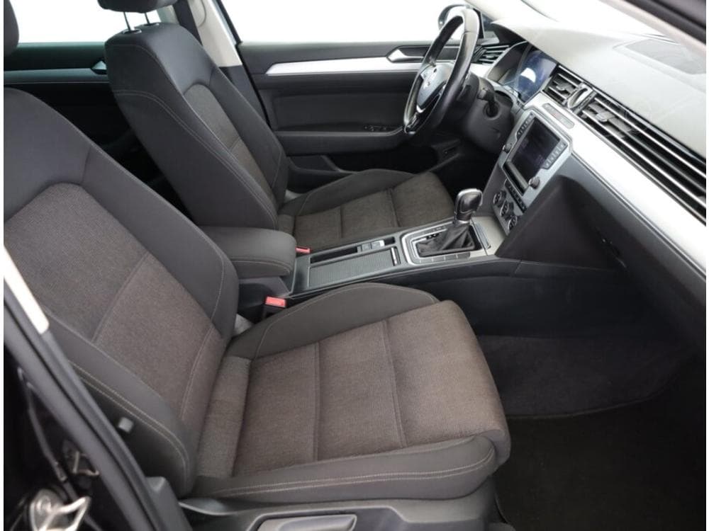 2015 Volkswagen PASSAT - 7