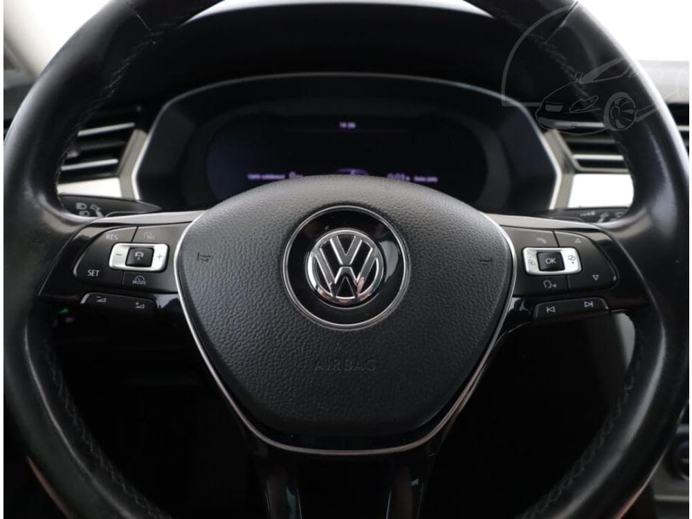 2015 Volkswagen PASSAT - 8