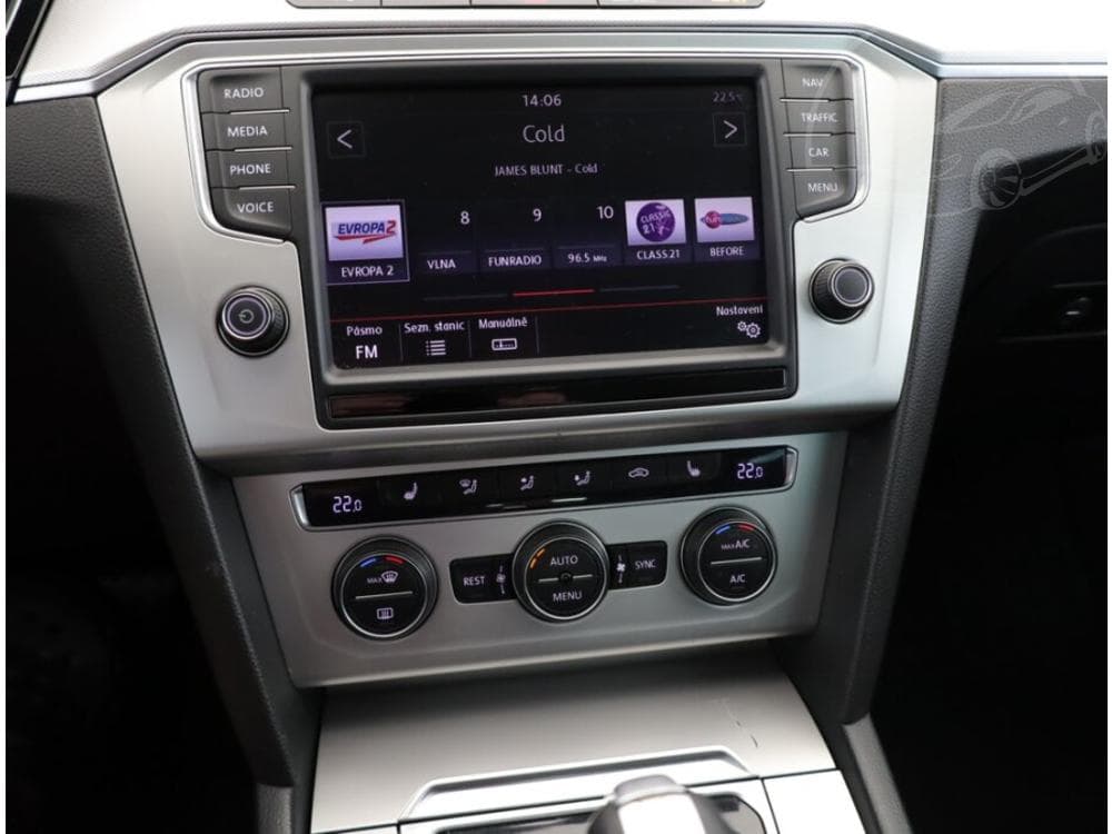2015 Volkswagen PASSAT - 10