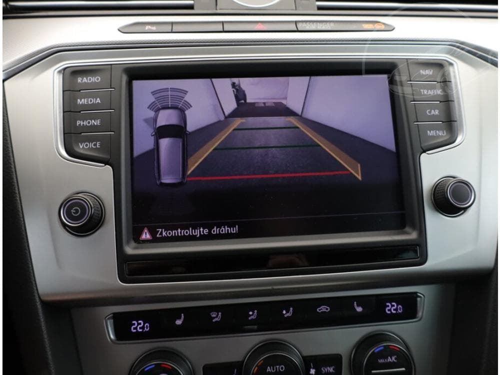 2015 Volkswagen PASSAT - 13