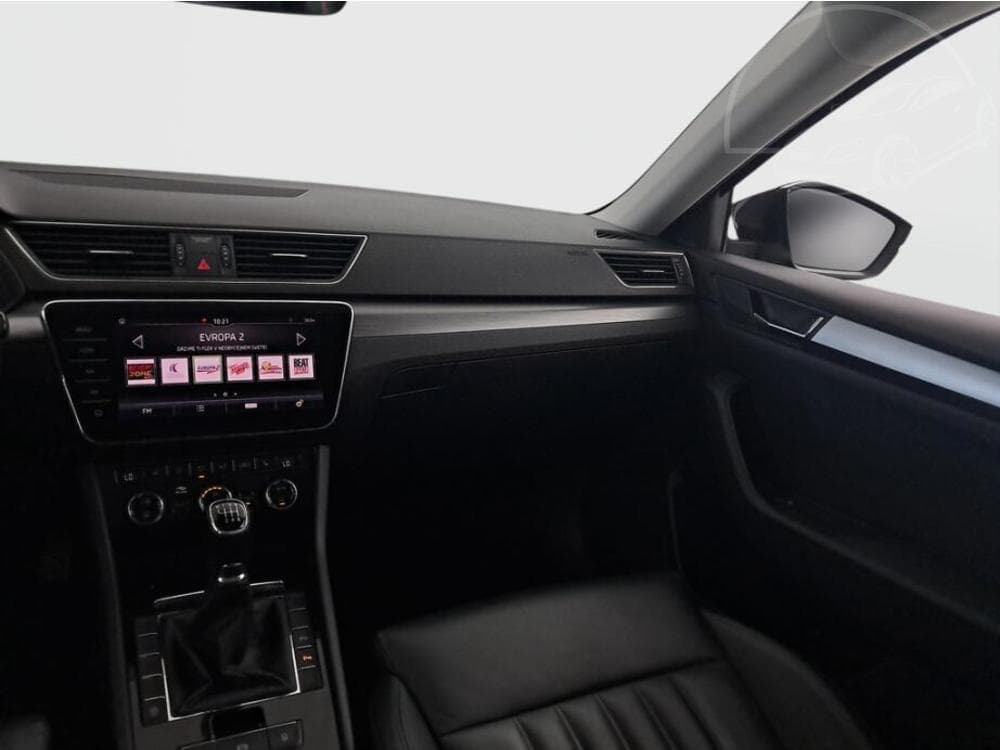 2019 Škoda SUPERB - 8