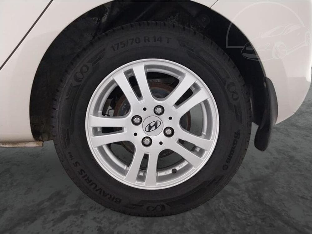2009 Hyundai i20 - 14