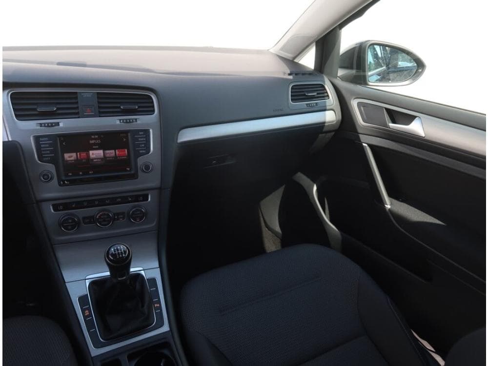 2015 Volkswagen GOLF - 8