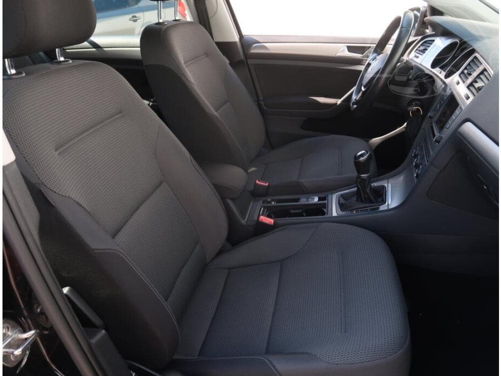 2015 Volkswagen GOLF - 9