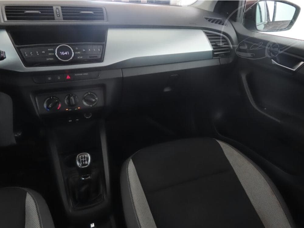2015 Škoda FABIA - 8