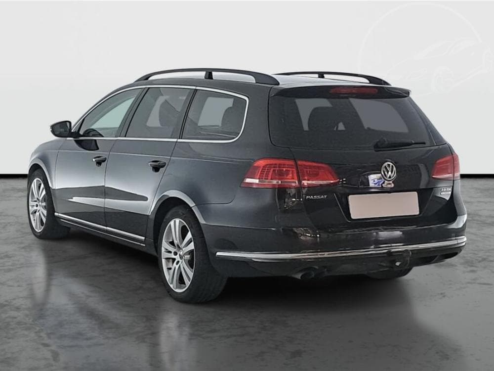 2011 Volkswagen PASSAT - 4