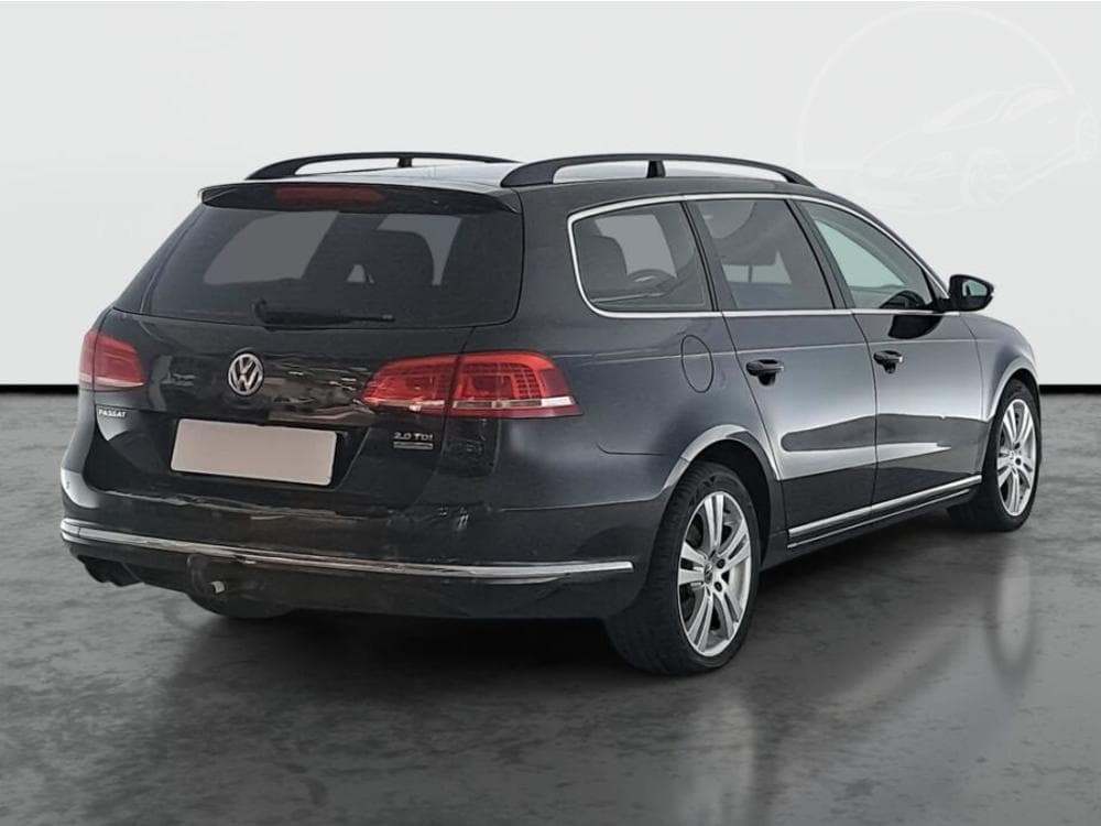 2011 Volkswagen PASSAT - 5