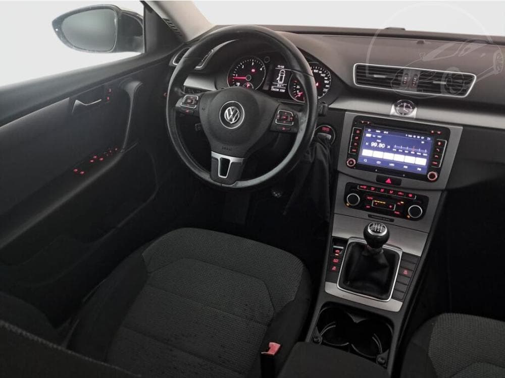 2011 Volkswagen PASSAT - 7