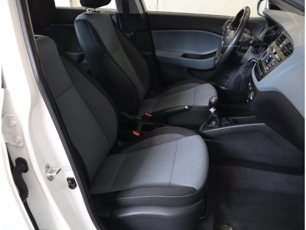 2018 Hyundai i20 - 9