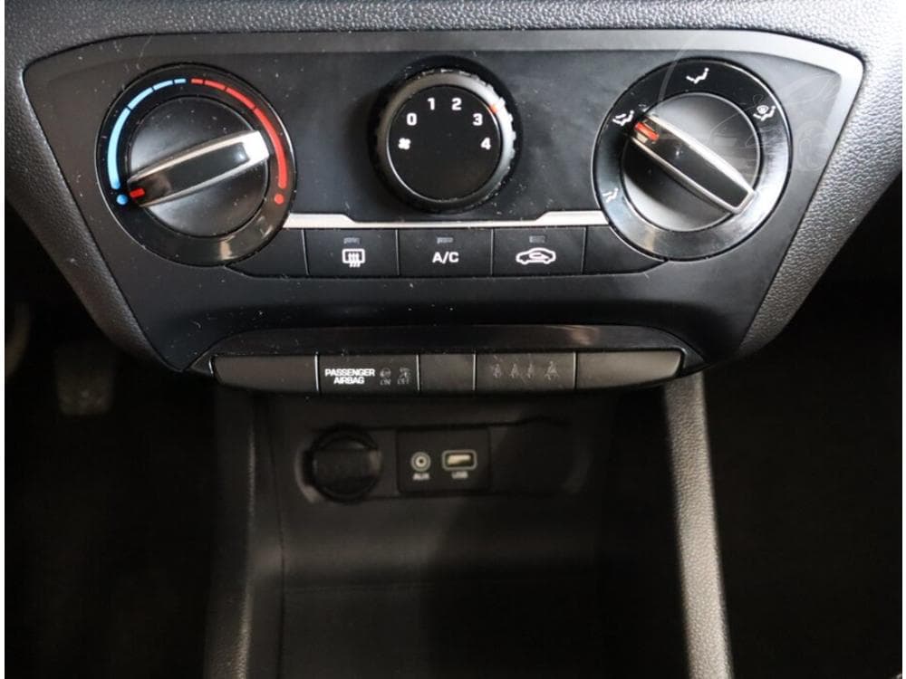 2018 Hyundai i20 - 13