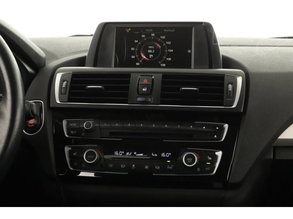 2015 BMW 1-SERIES - 9