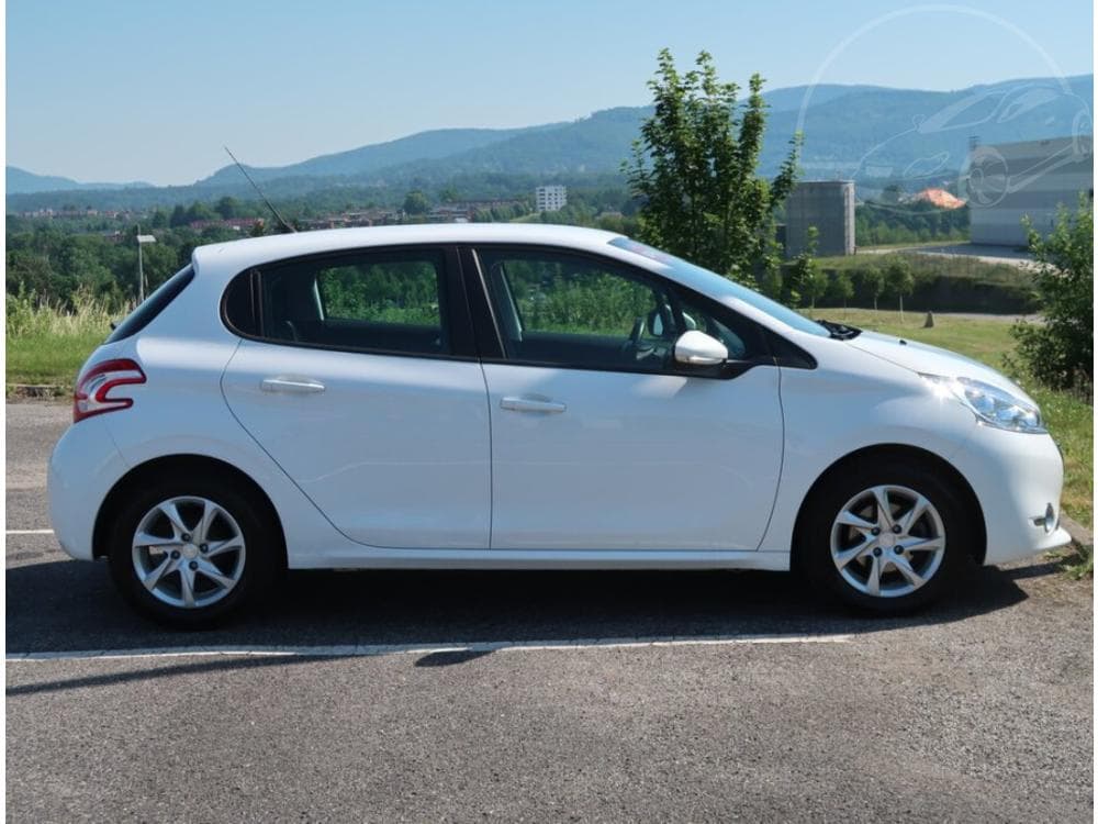 2014 Peugeot 208 - 6