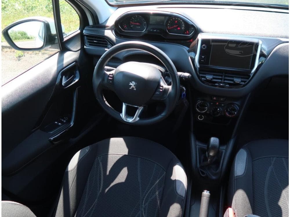 2014 Peugeot 208 - 7