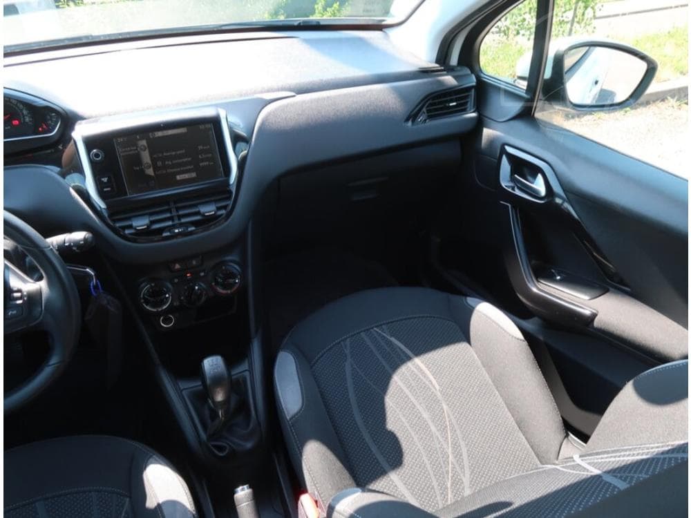 2014 Peugeot 208 - 8