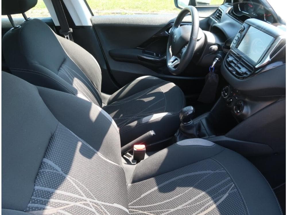 2014 Peugeot 208 - 9