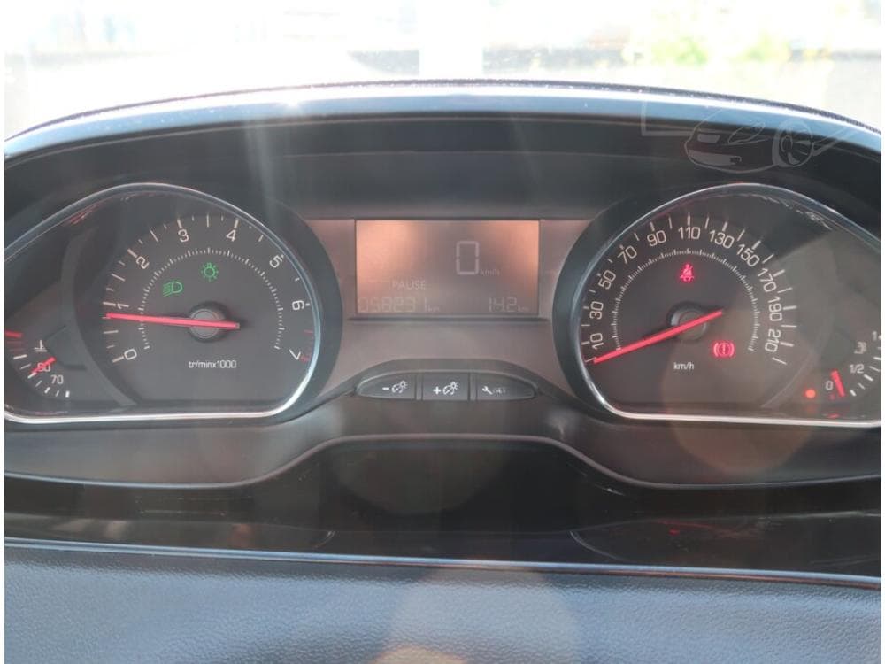2014 Peugeot 208 - 11