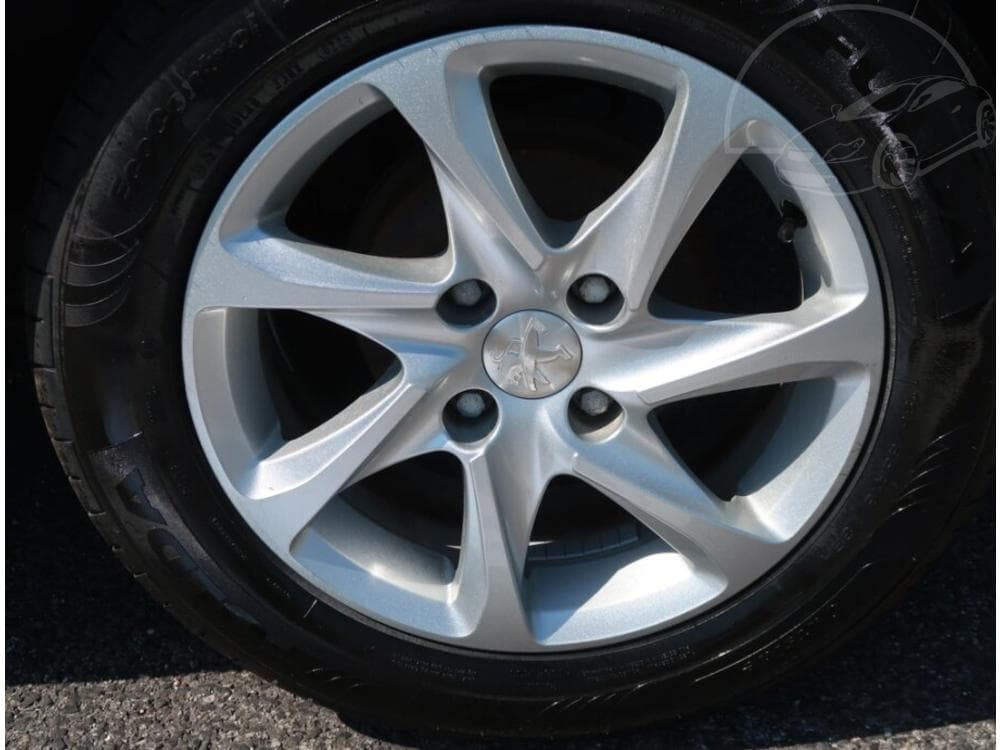 2014 Peugeot 208 - 14