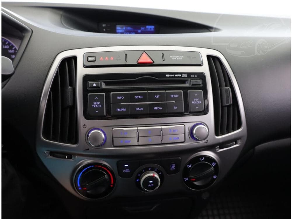 2014 Hyundai i20 - 9