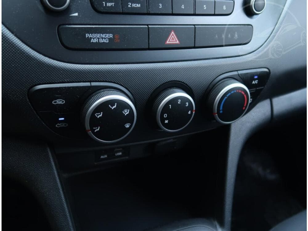 2018 Hyundai i10 - 15