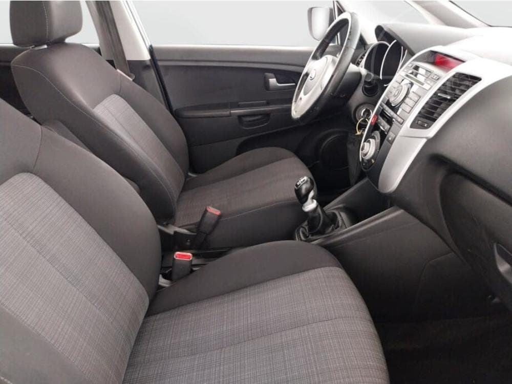 2010 Kia VENGA - 9