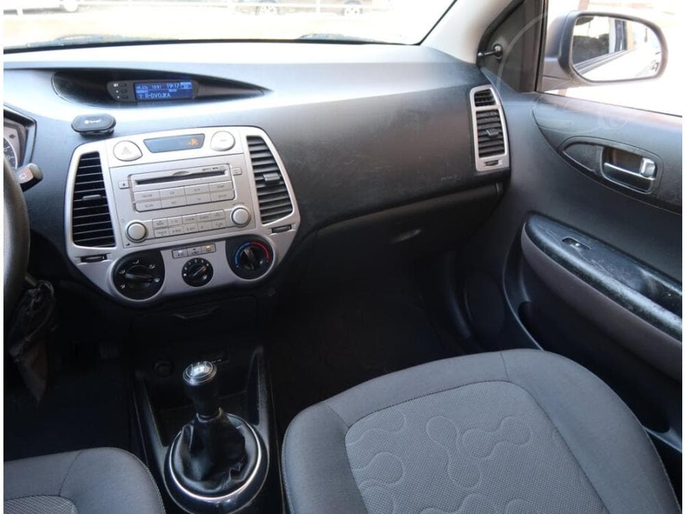 2011 Hyundai i20 - 8