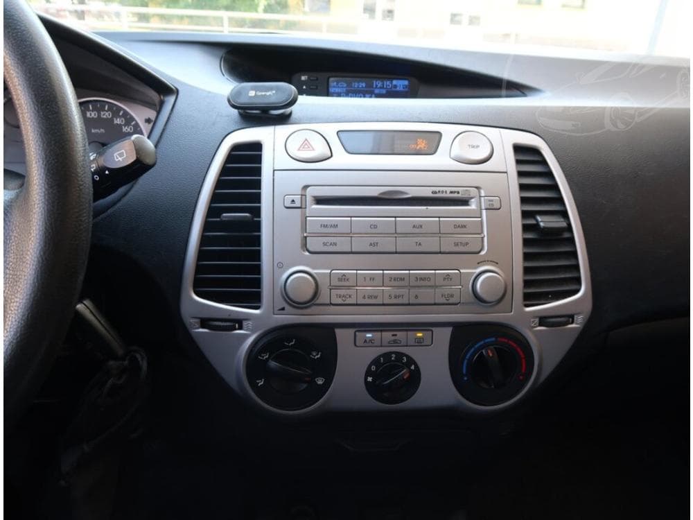 2011 Hyundai i20 - 12