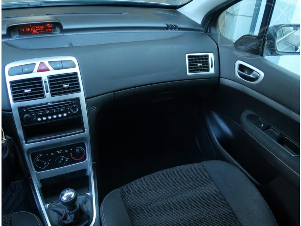 2008 Peugeot 307 - 8