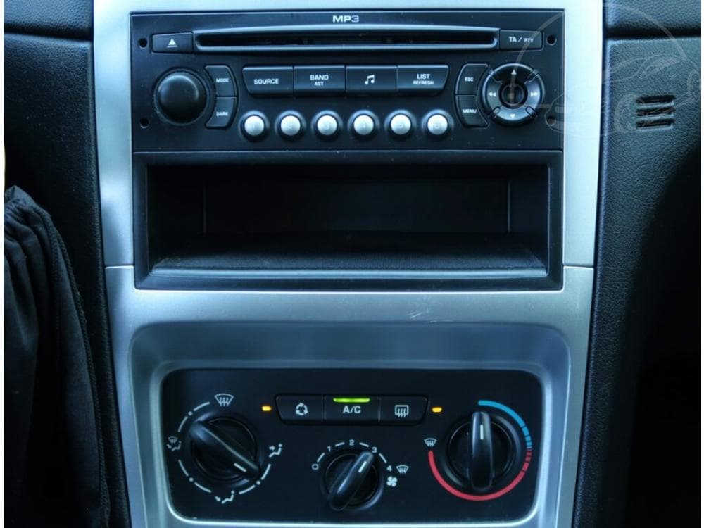 2008 Peugeot 307 - 12