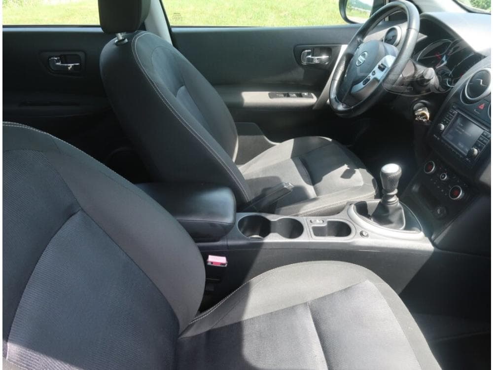 2012 Nissan QASHQAI - 9