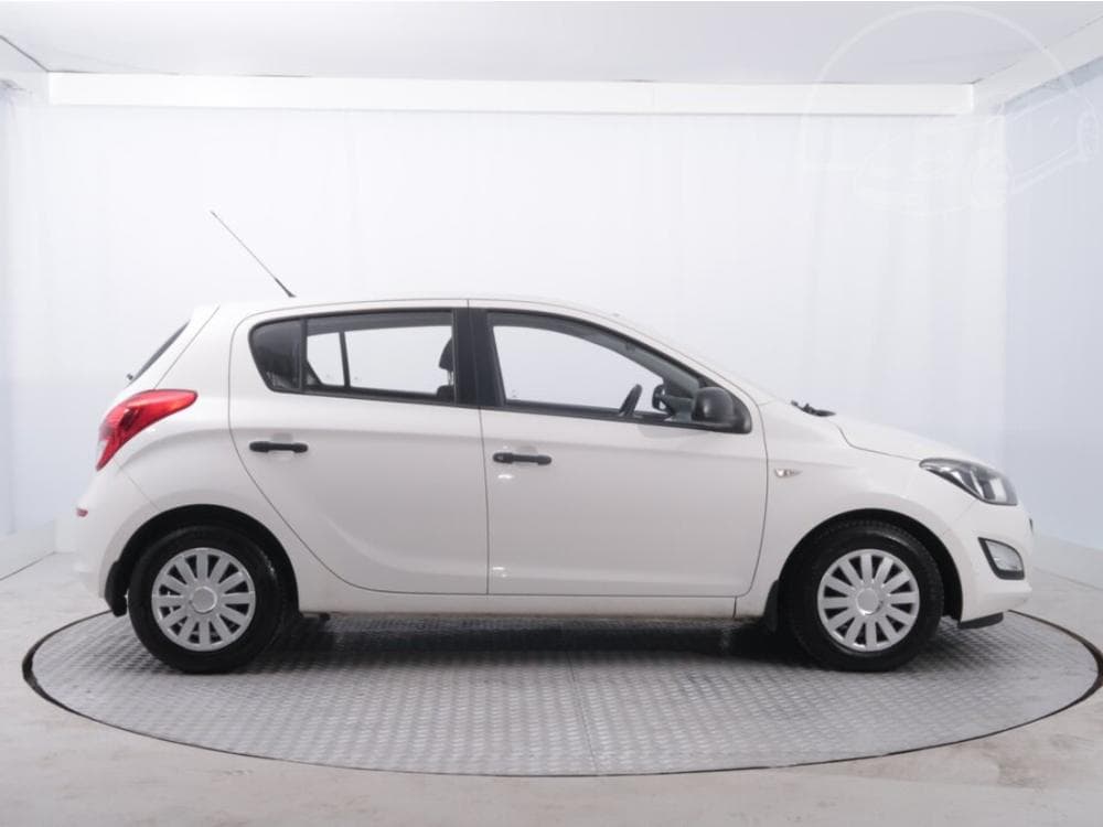 2013 Hyundai i20 - 6