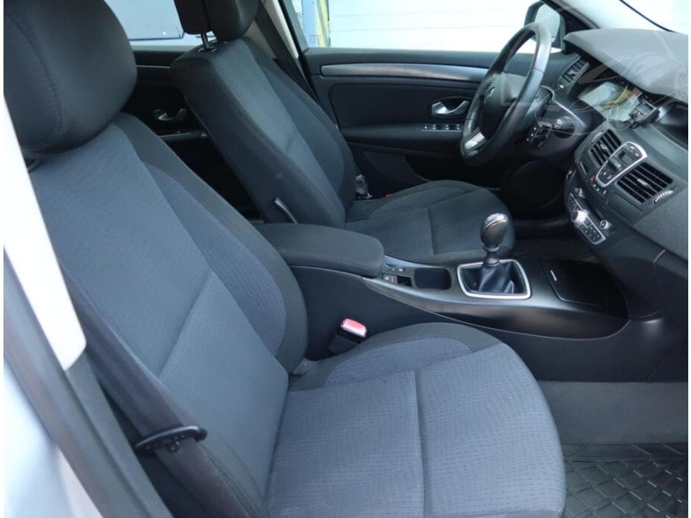 2009 Renault LAGUNA - 9