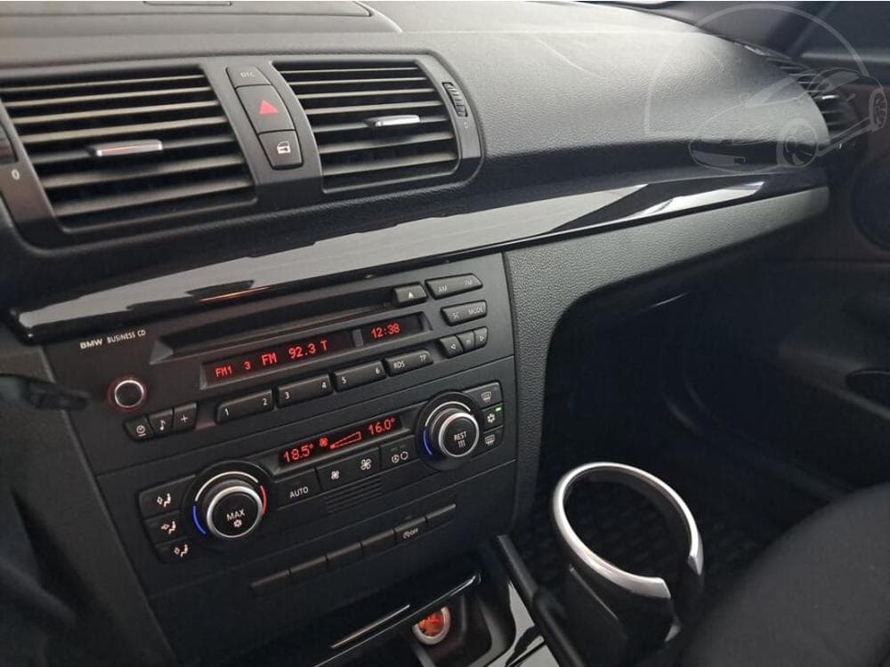 2009 BMW 1-SERIES - 12
