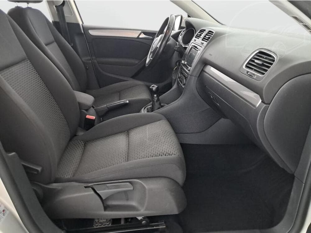 2011 Volkswagen GOLF - 9