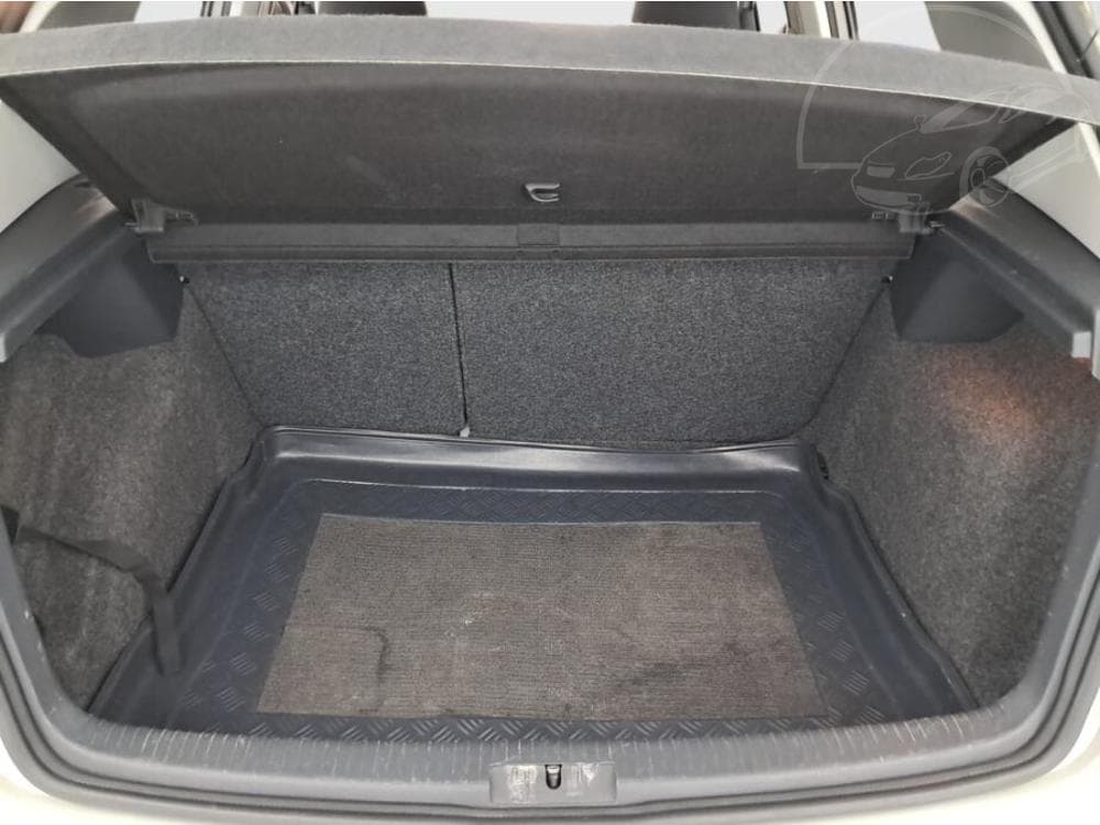2011 Volkswagen GOLF - 13