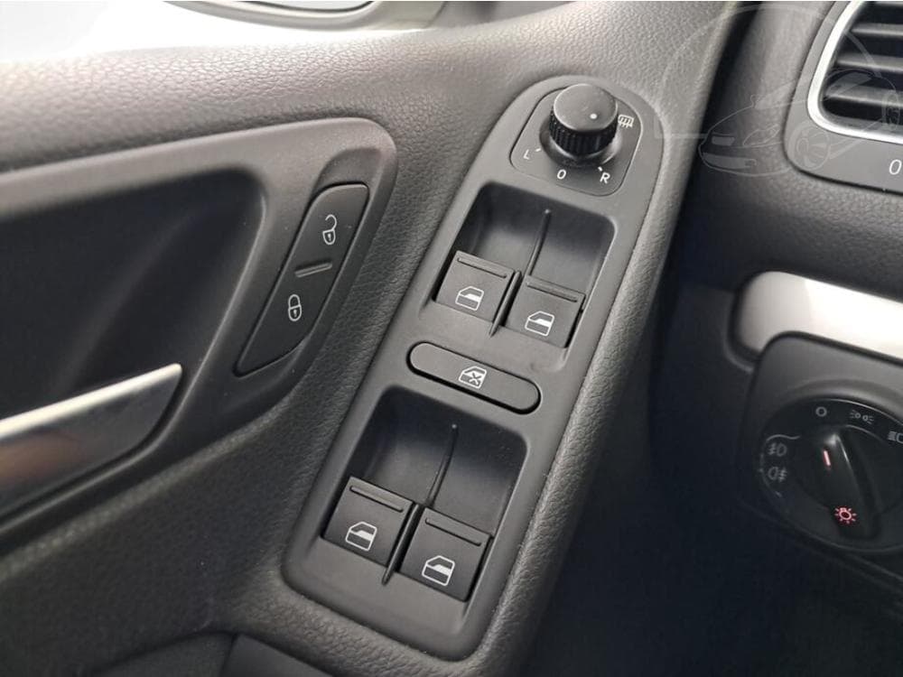 2011 Volkswagen GOLF - 15