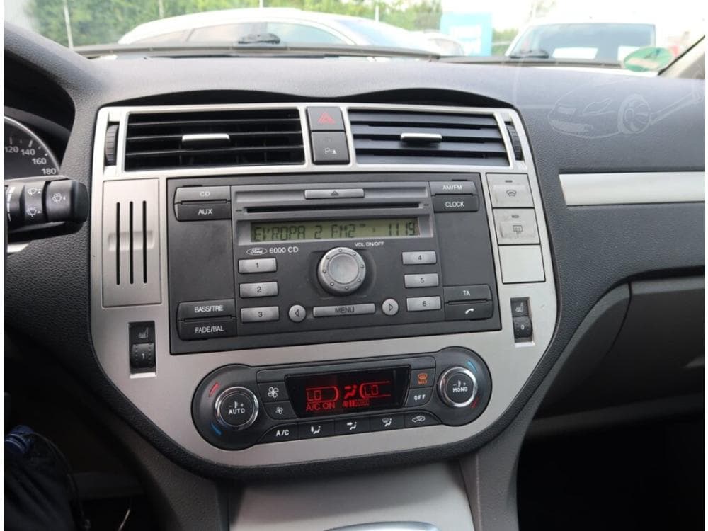 2010 Ford C-MAX - 12