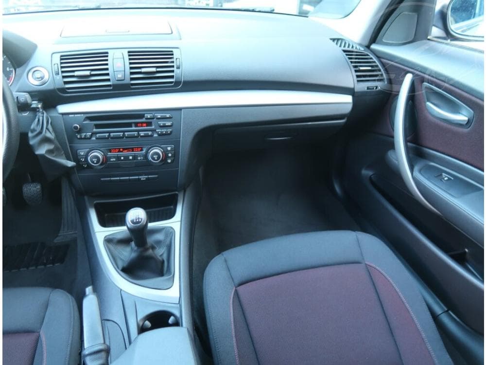 2008 BMW 1-SERIES - 8