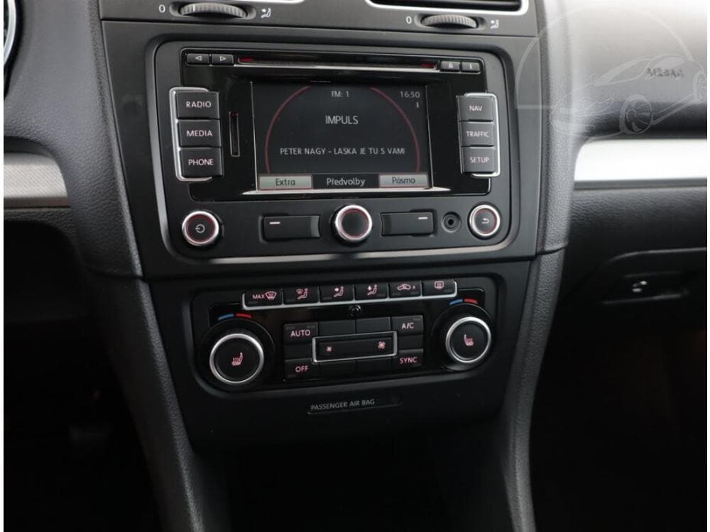 2012 Volkswagen GOLF - 9